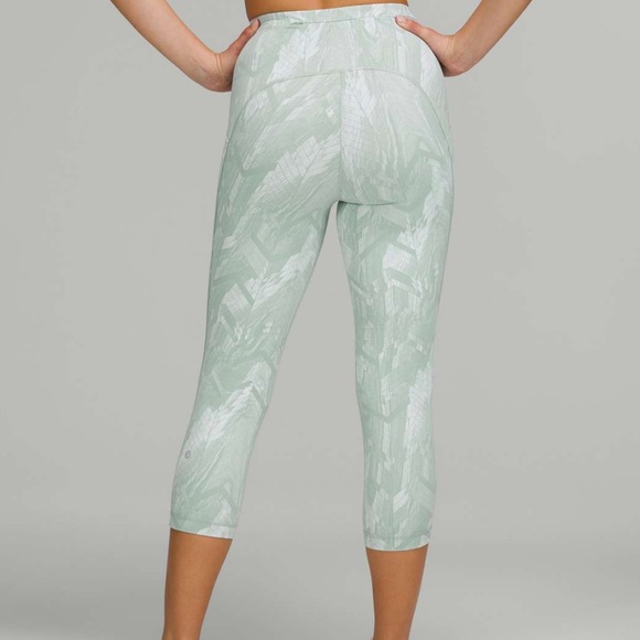 Lululemon Swift Speed High-Rise Crop 21" size 6 - Picture 2 of 10